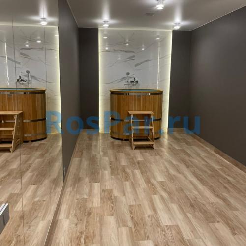 Овальная купель «COMFORT» из лиственницы с пластиковой вставкой длина 1000 мм ширина 780 мм высота 1150 мм