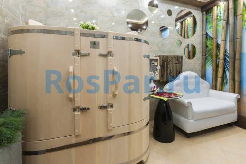 Кедровая бочка двухместная «Профессиональная» с парогенератором «SteamLux»