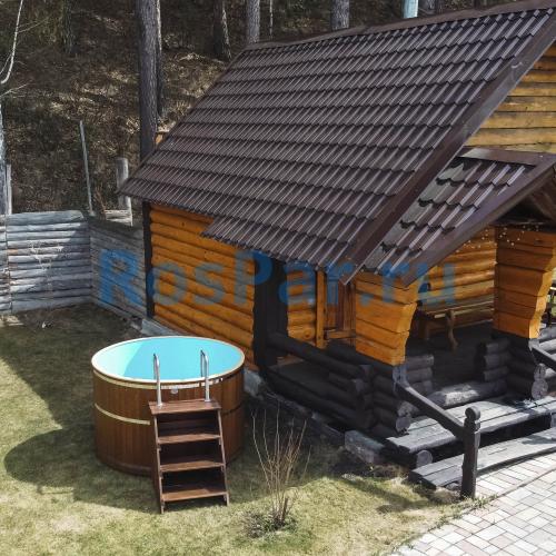 Круглая купель «COMFORT» из лиственницы с пластиковой вставкой диаметр 1700 мм высота 1150 мм